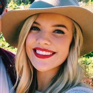 Meet your Posher, Christine